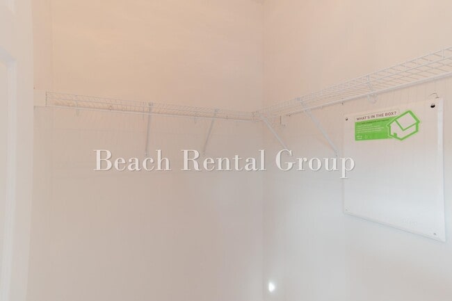 Building Photo - 2029 Silvercrest Dr