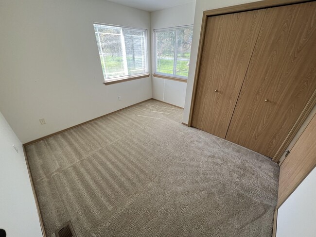 Building Photo - 3709 87th Ave NE