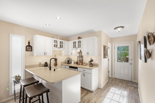 Building Photo - 3615 Horacio Ct NE