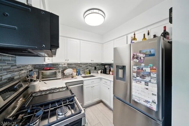 Building Photo - 19 Savage Rd