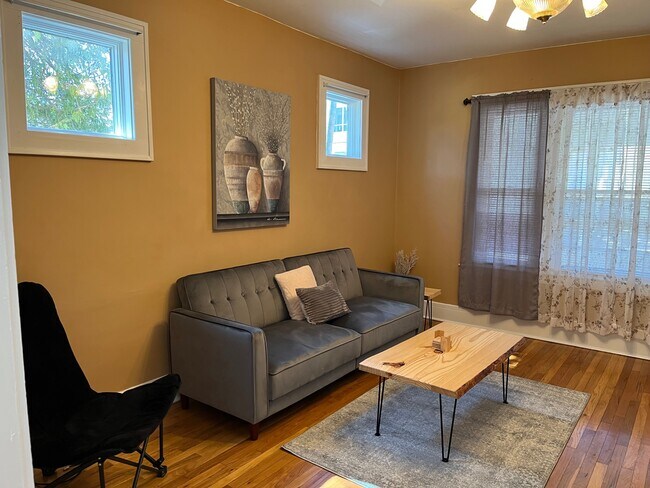 Building Photo - 407 Westmoreland Ave