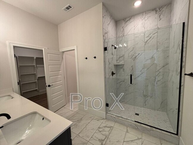 Building Photo - 6704 Autumn Ave