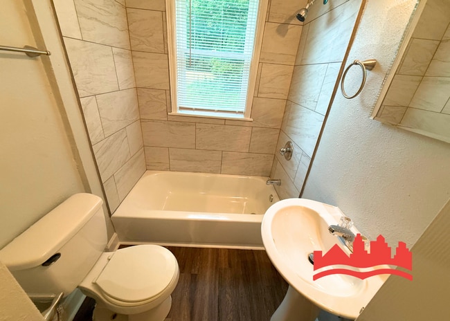 Building Photo - Introducing our fully renovated 2BR/1BA ho...