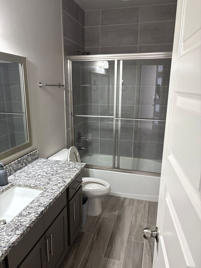 Building Photo - 3 bedroom 2.5 bath home in West El Paso!