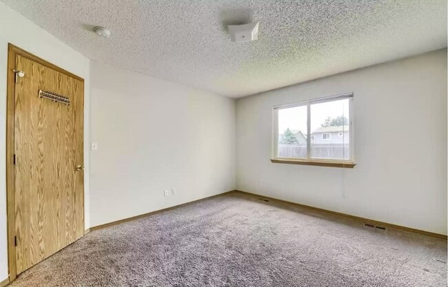 Building Photo - Spring Creek Meadows 3 Bed 2 Bath House wi...