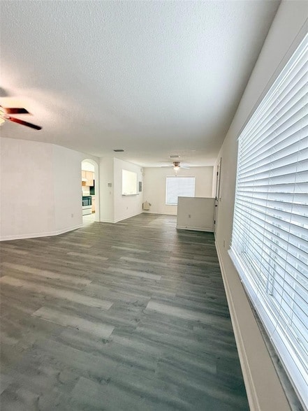 Building Photo - 7328 E Bank Dr