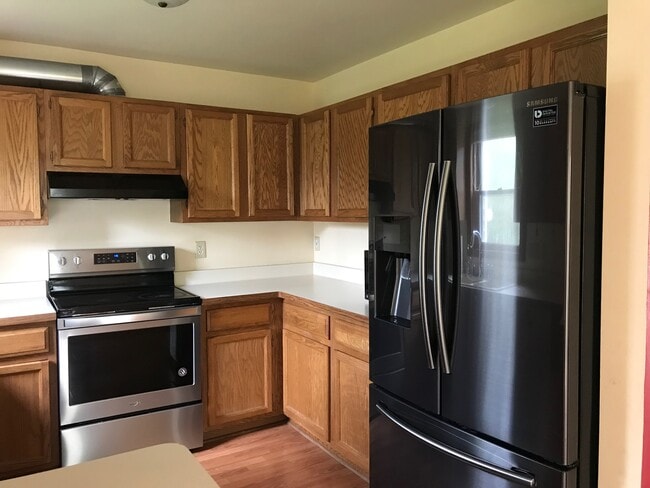 Kitchen with all  SS Appliances - 977 Zachary Ct