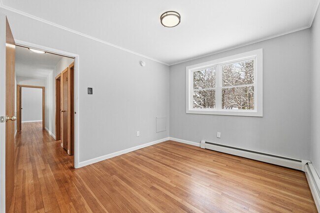 Building Photo - 11 Caribou Dr