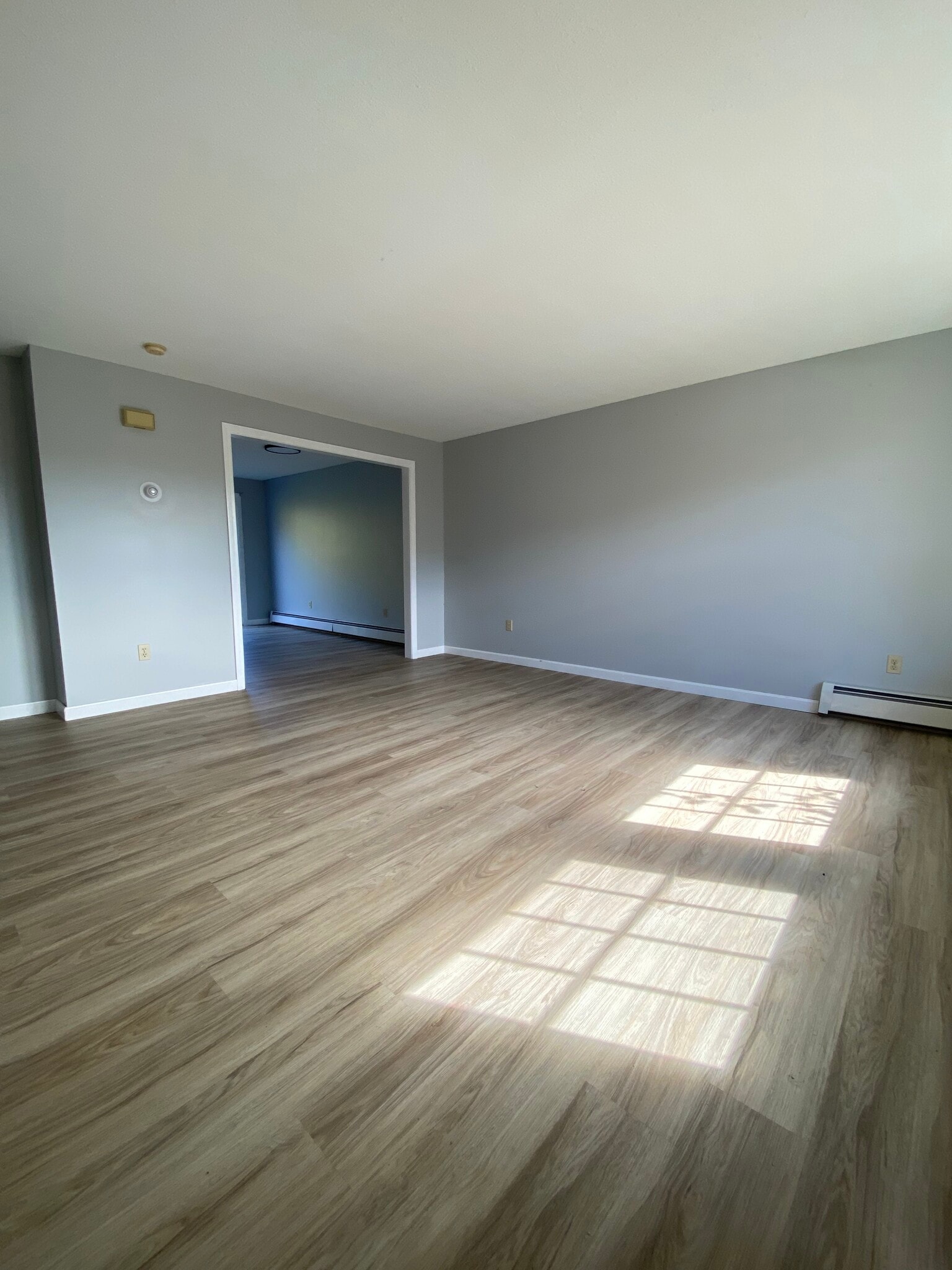 Building Photo - Old County Estates