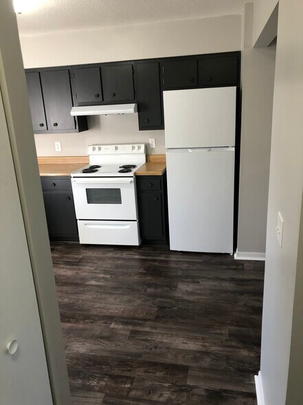 Building Photo - 1017 Ebersole Blvd
