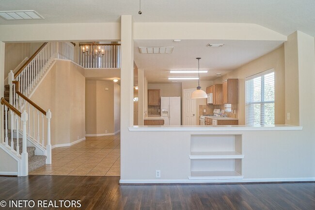 Building Photo - 2819 Foster Hill Dr