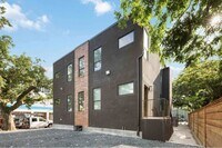 Building Photo - 214 Welch St