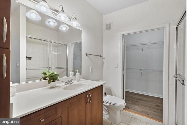 Building Photo - 12925 Centre Park Cir