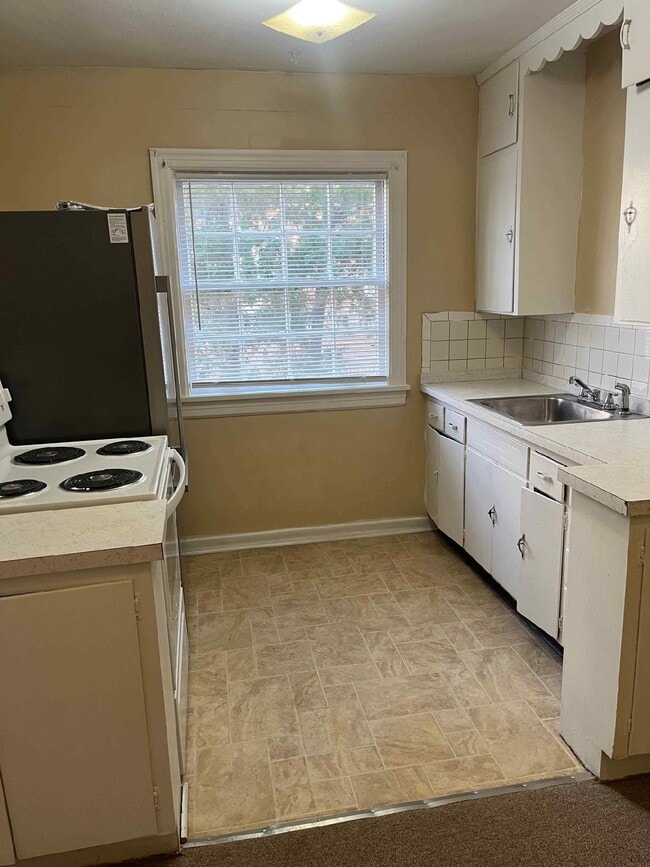 Building Photo - 4615 S 2nd St