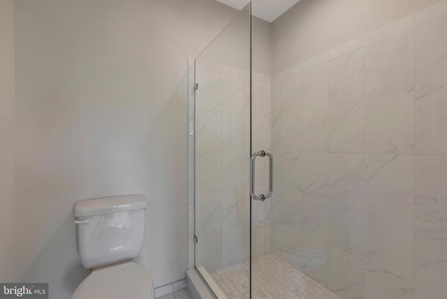 Building Photo - 250 Kestrel Ct