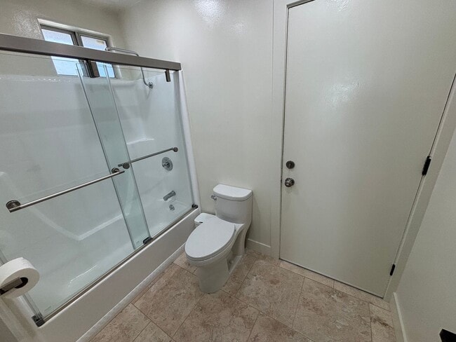 Building Photo - Single-Story 3-Bedroom Pool Home with RV P...