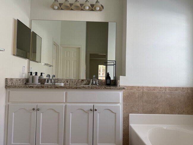 Building Photo - 264 Turnbridge Cir