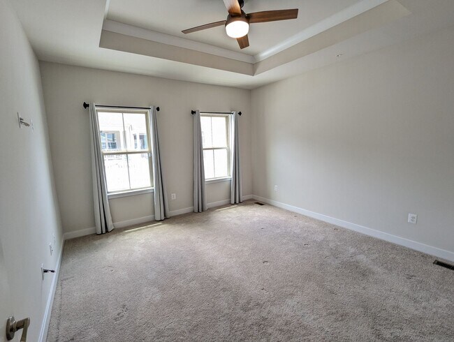 Building Photo - Stunning villa in the Harrison Terrace com...