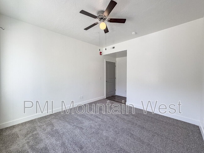 Building Photo - 875 S Depot St