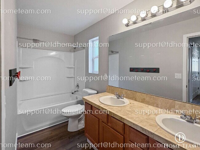 Building Photo - "Spacious 3-Bed Oasis in Kent with Elegant...