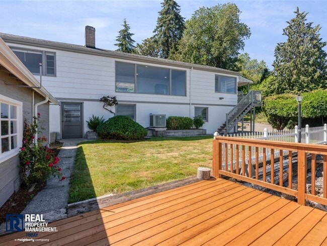 Building Photo - Rare Brown’s Point Beachfront Living – Stunning 3 Bed / 2 Bath Home!