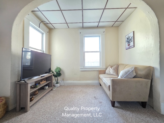 Building Photo - 82 Fourth St