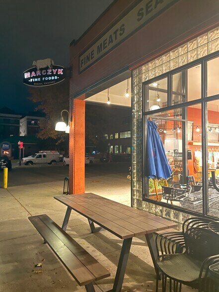 Building Photo - 1833 N Williams St