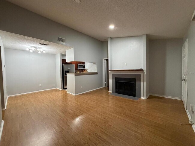 Building Photo - 8643 Mallard Reserve Dr