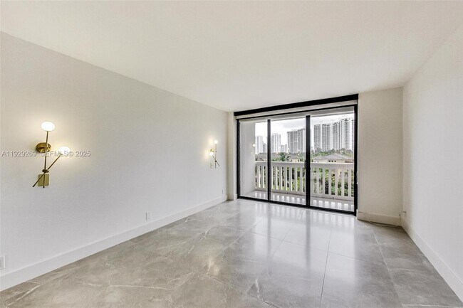 Building Photo - 1000 W Island Blvd