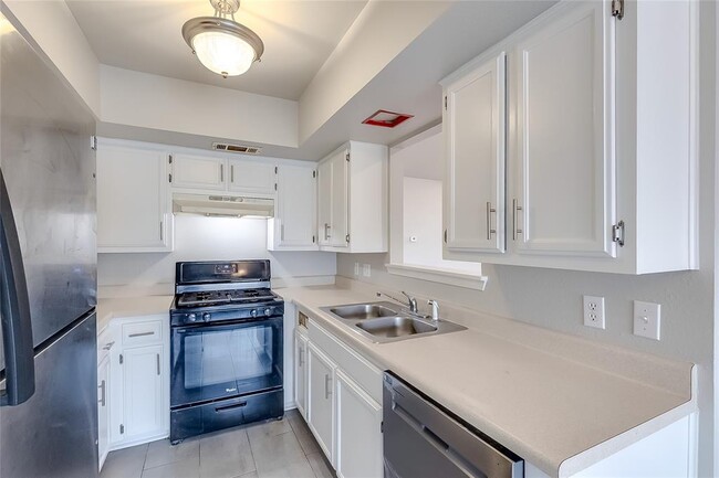 Building Photo - 506 Stonebridge Dr