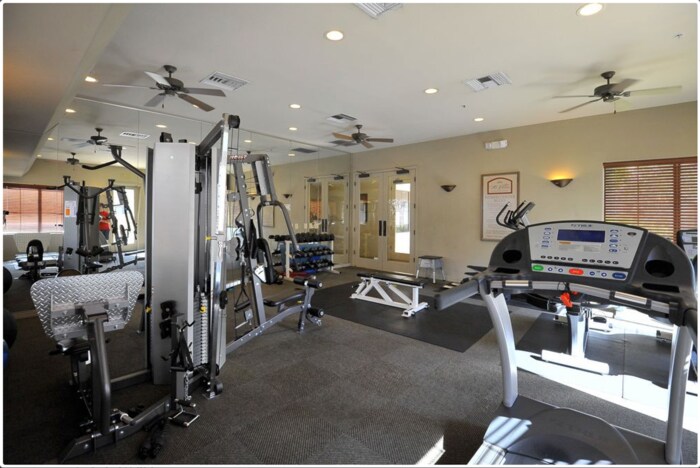 Building Photo - 2550 E River Rd