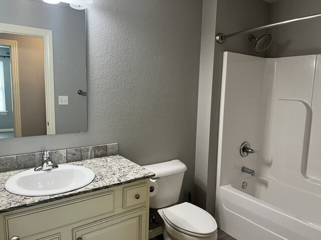 Building Photo - Beautiful 3 Bedroom, 2 Bath Duplex for Lease in Barling!
