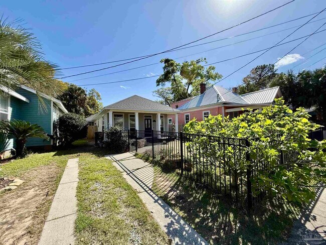 Building Photo - 1313 E Strong St