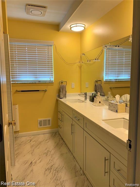 Building Photo - 5051 Falmouth Dr