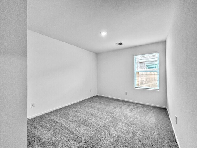 Building Photo - 6022 Starling Dr