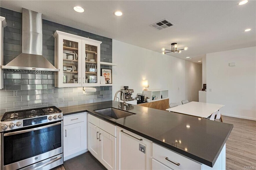 Building Photo - 922 S Country Glen Way