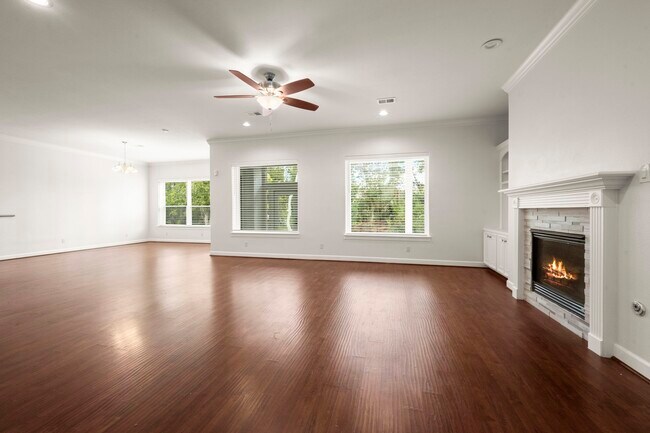 Building Photo - 107 Island Blvd