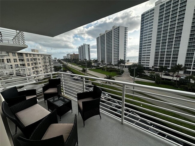 Building Photo - 2851 S Ocean Blvd
