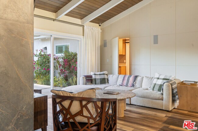 Building Photo - 4731 Deseret Dr