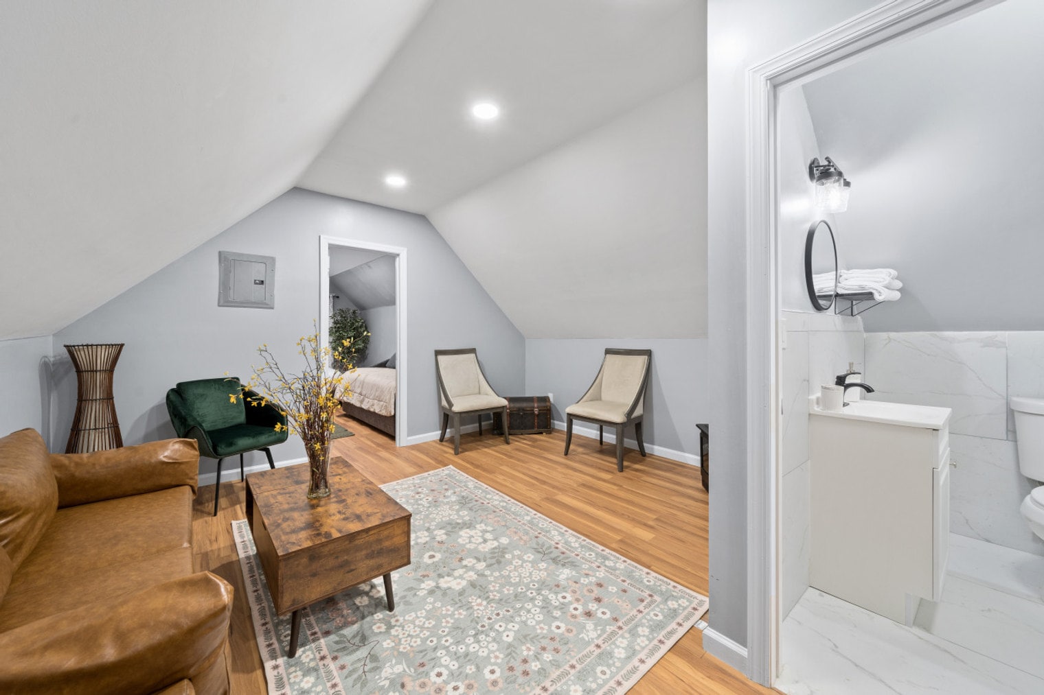 Building Photo - 20 W 48th St