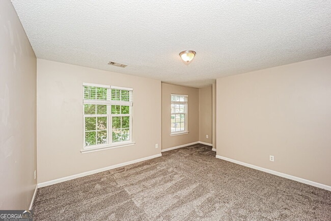 Building Photo - 6116 Hickory Ln Dr