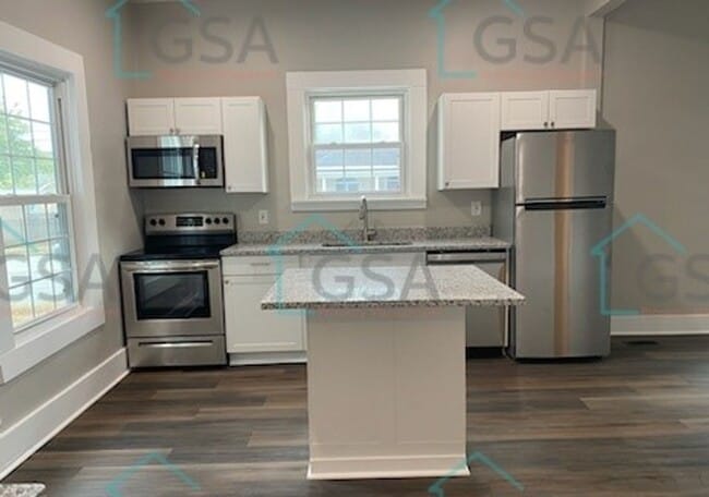 Building Photo - 2 Bedroom 2 Bath Available!