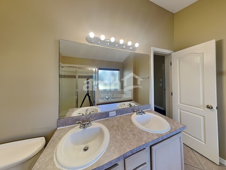 Building Photo - 11518 Grand Bay Blvd