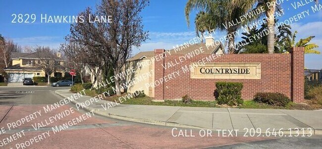 Building Photo - Tracy 3 Bedroom 2.5 Bathroom Home