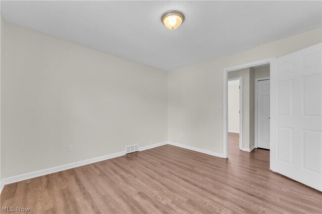 Building Photo - 5498 Broad Blvd