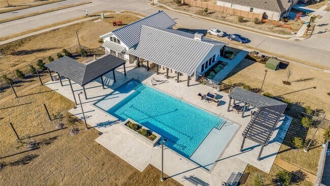 Building Photo - 1613 Wayback Dr