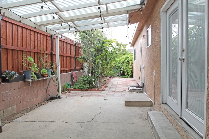 Building Photo - 4727 W 170th St