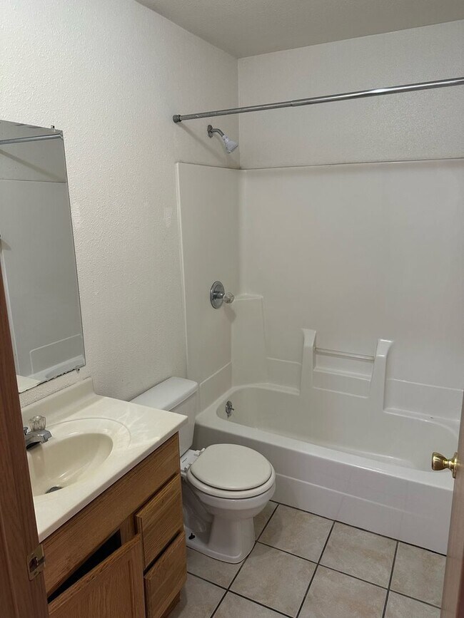 Building Photo - 113 E Prentiss St