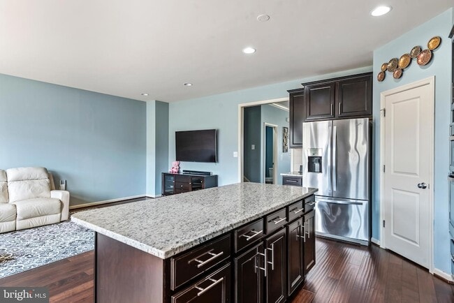 Building Photo - 23638 Sailfish Square
