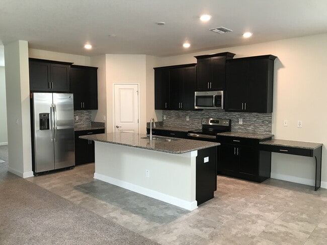 Building Photo - 5/3 Lake Nona/Moss park Home with FREE Lawncare, Internet, Cable and Phone